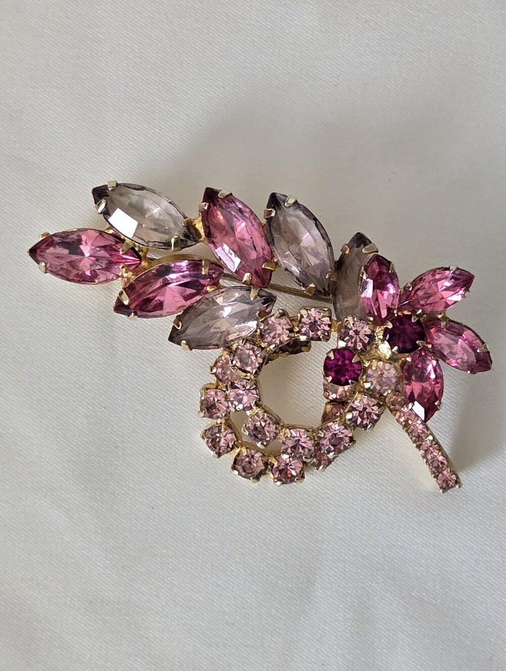 Vintage Juliana DeLizza & Elster Gold Tone Pink Swirl Brooch
